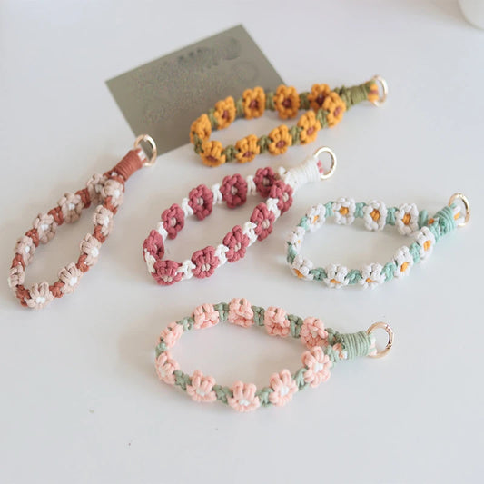 Daisy Flower Macrame Wristlet Keychain (Lanyard)
