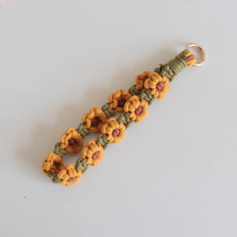 Daisy Flower Macrame Wristlet Keychain (Lanyard)